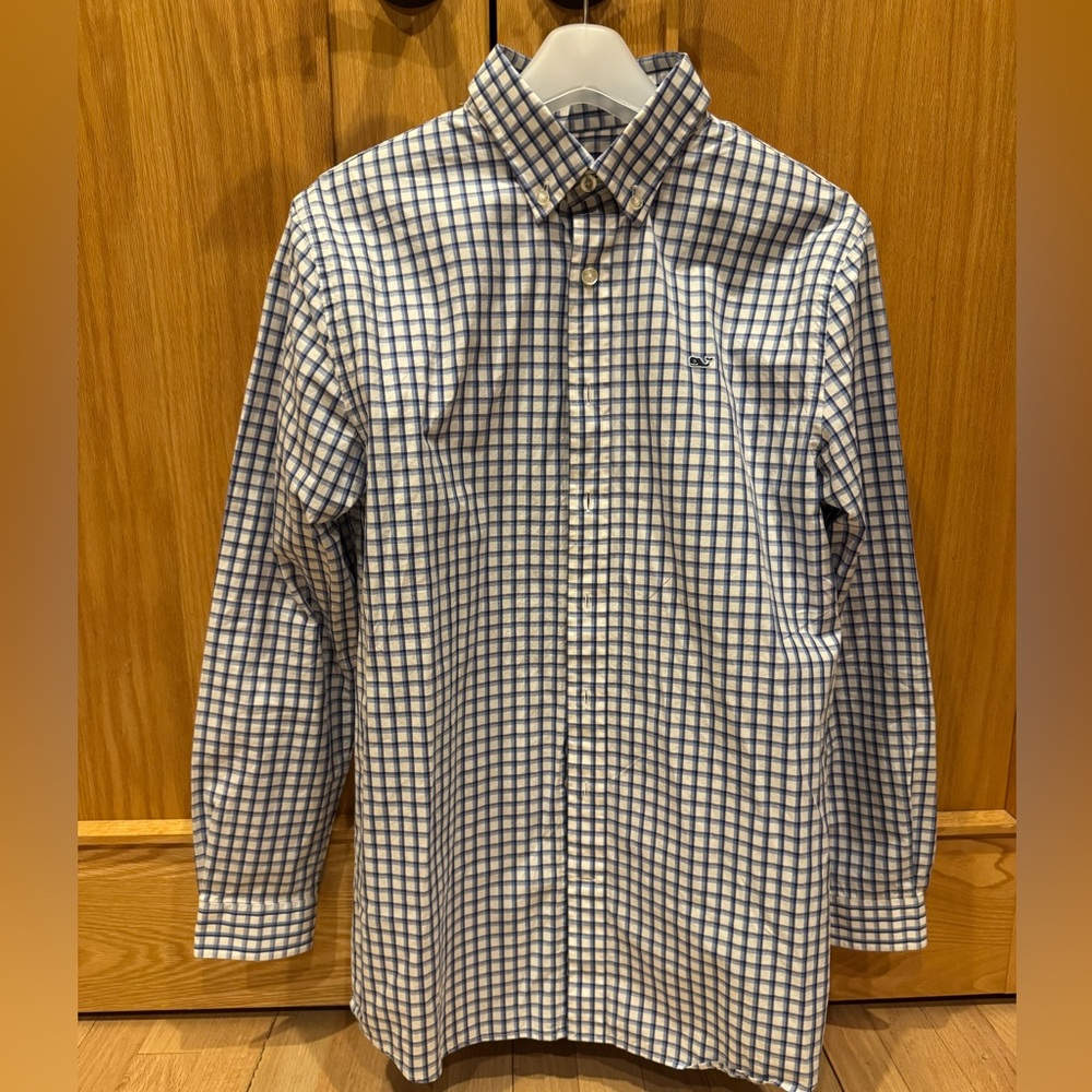 Vineyard Vines Whale shirt 💯 cotton boys XL (18). Only worn once, no flaws.